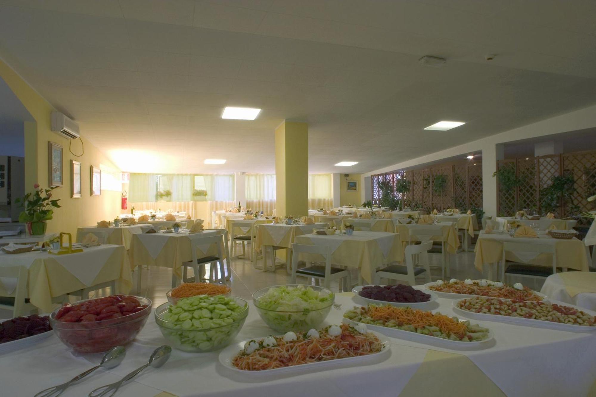 Hotel Santa Cruz Lignano Sabbiadoro Exterior photo